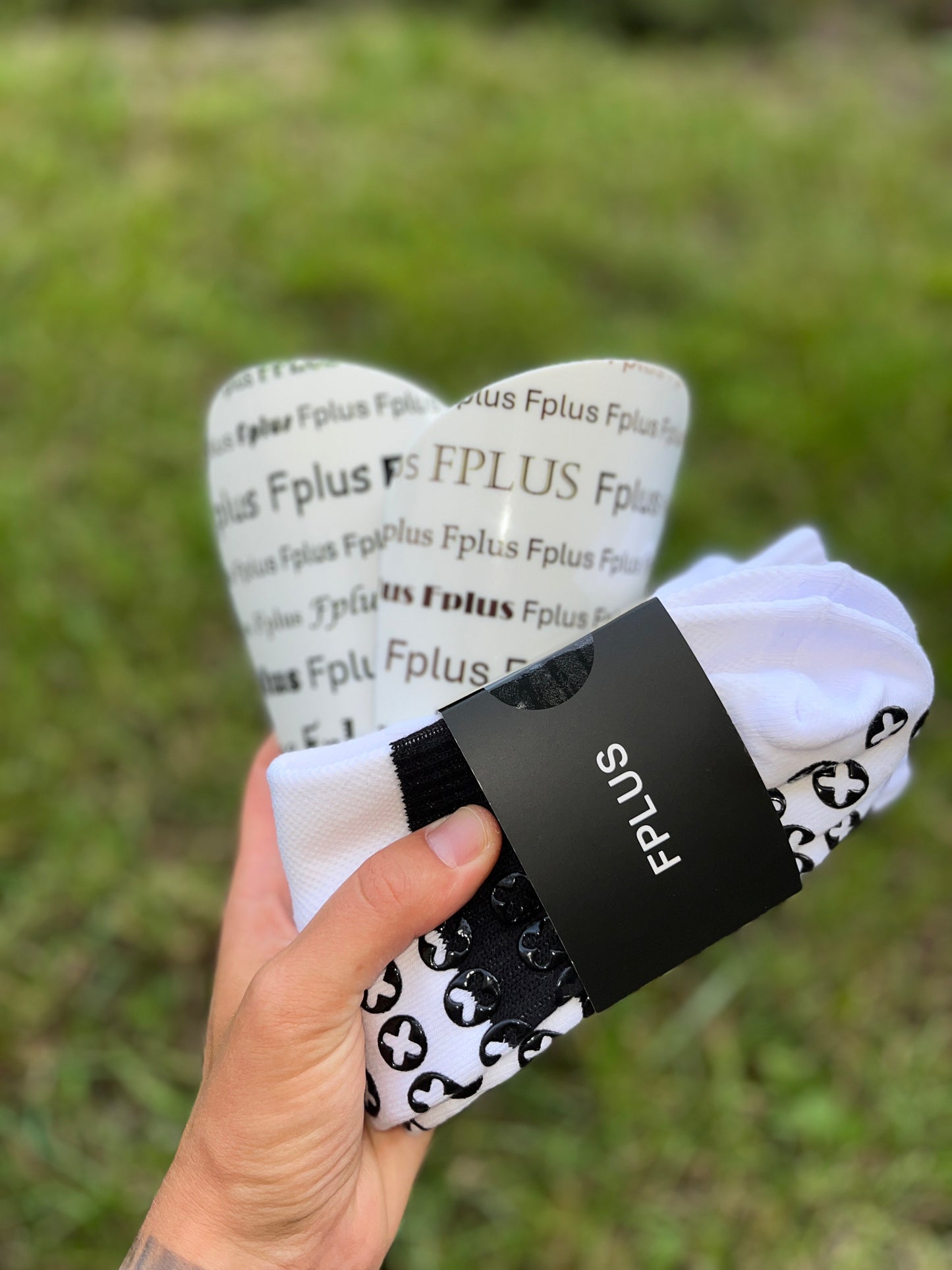 FPLUS Bundle Grip Socken & Schienbeinschoner